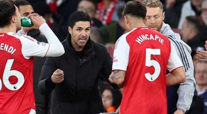 Арсенал с грешна стъпка в борбата за титлата в Англия