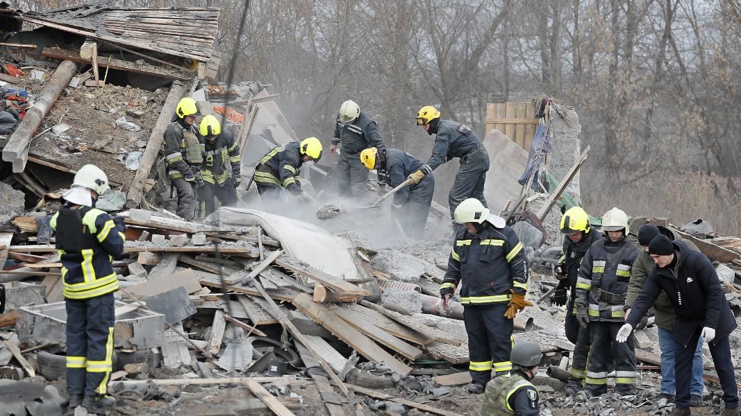 Руска ракетна атака по Киев, обявена е въздушна тревога и в Одеса