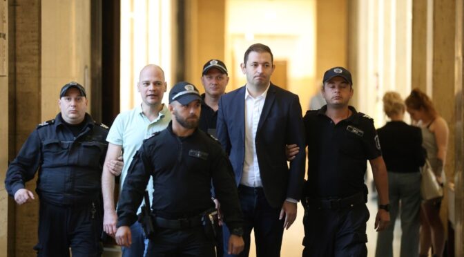САС решава дали да пусне от ареста бившия заместник-кмет на София Барбутов