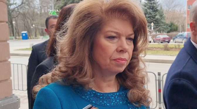 Президентът Йотова е гост на „Кюстендилска пролет“