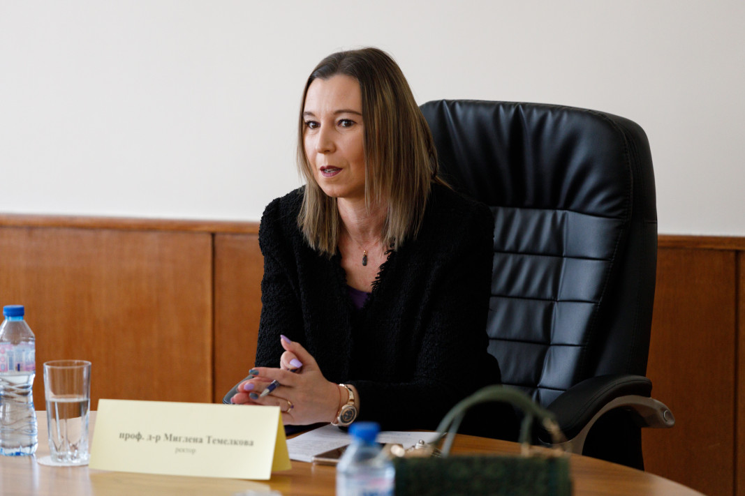 Проф. Миглена Темелкова, Съвет на ректорите: Обсъждахме и незапочване на следващата учебна година