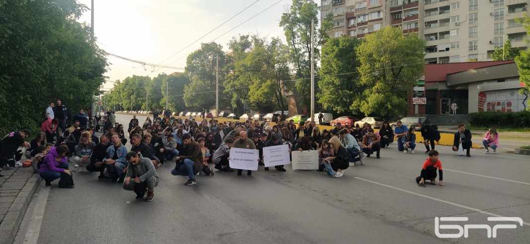 Протест на столичния бул. "Сливница", където преди година загинаха Ани и Явор