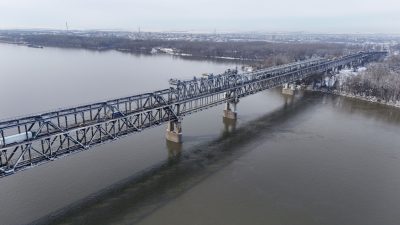 72 години Дунав мост: Пътуващите от Румъния влизат без такси