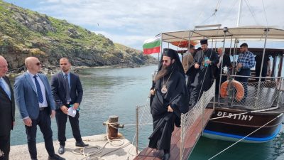 Литийно шествие с мощите на Свети Йоан Кръстител в Созопол
