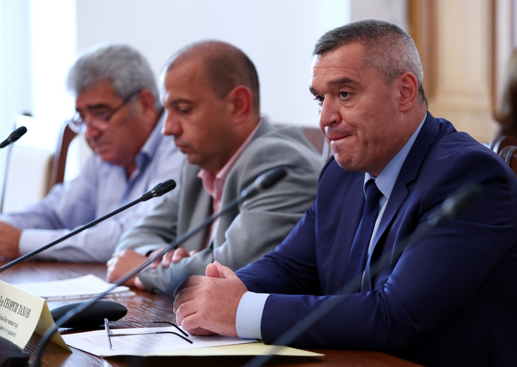 Министърът на земеделието Георги Тахов ще остане на поста и в новото служебно правителство