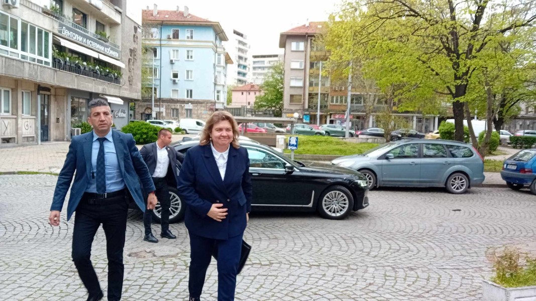 Вотът на недоверие няма да попречи на работата на парламента