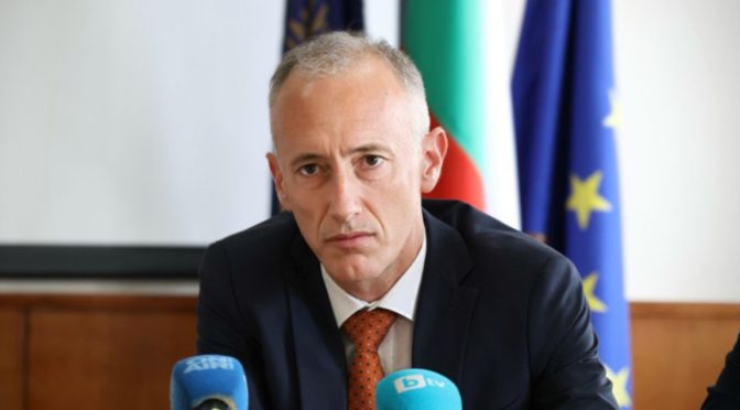 Министър Вълчев ще посети 3 училища в Ловеч