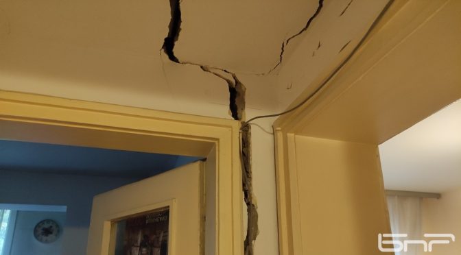 Блок в столичния квартал "Хаджи Димитър" беше евакуиран заради напукване по конструкцията