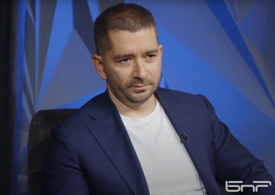 Слави Василев: Политицитe крадат безобразно много!