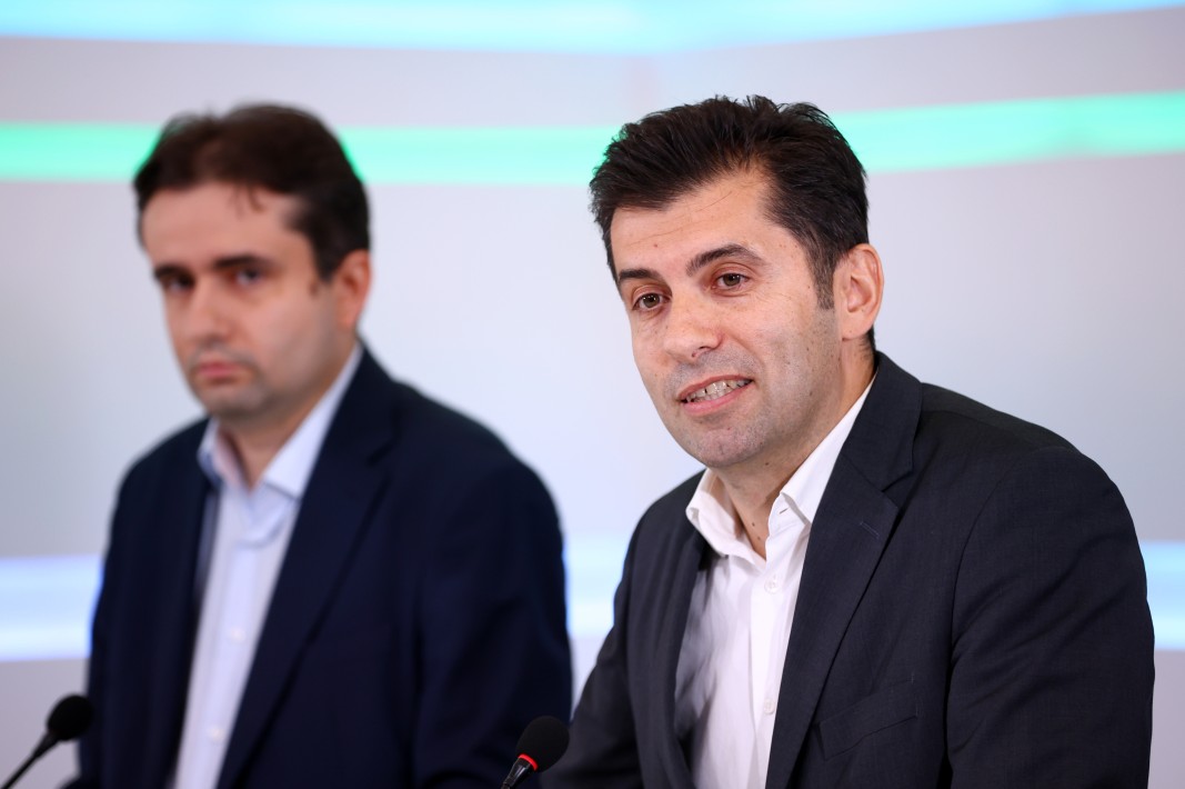 ПП-ДБ за предложението на Пеевски: Отвръща на удара и предлага противоконституционни текстове