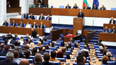 Защо заглъхна темата за заплатите на депутатите? С какви аргументи се случи?