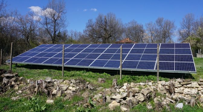 Малоброен протест срещу изграждането на фотоволтаици в Кюстендилско