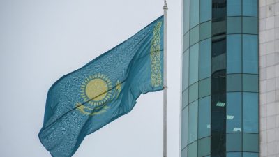 Проправителствената партия в Казахстан печели убедително изборите