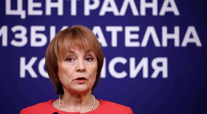 ЦИК: Параваните, където гласуват хора със затруднения, да са по-широки