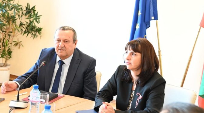 Удължават проекта за услугата „телекеър“ за възрастни и хора с увреждания