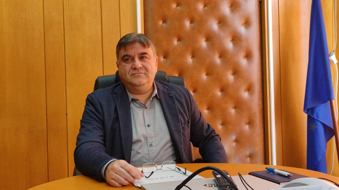 Българи са измамили китайска фирма с фалшиви чипове
