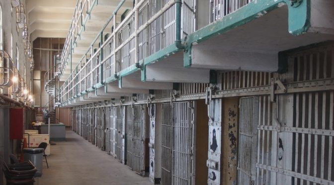 Български затворник в Гърция спаси шефа на затвора си, уби нападателя му