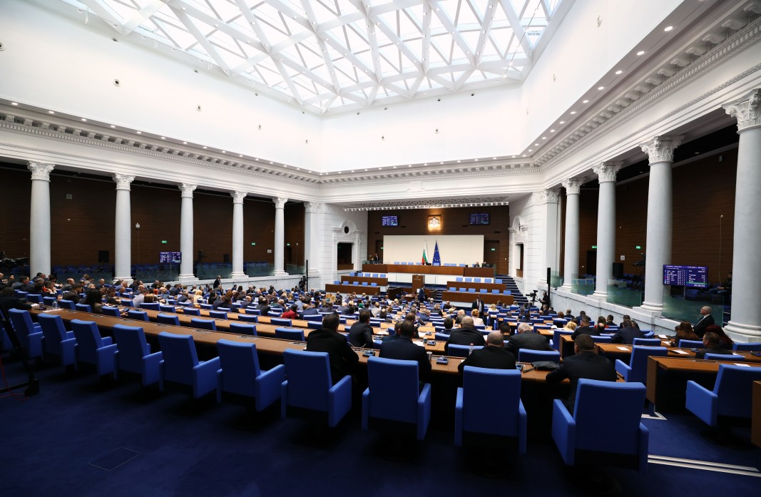 Парламентът одобри изплащането на компенсации за останалите без ток по празниците