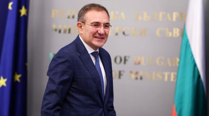 Според министър Гуцанов данъци не трябва да се вдигат