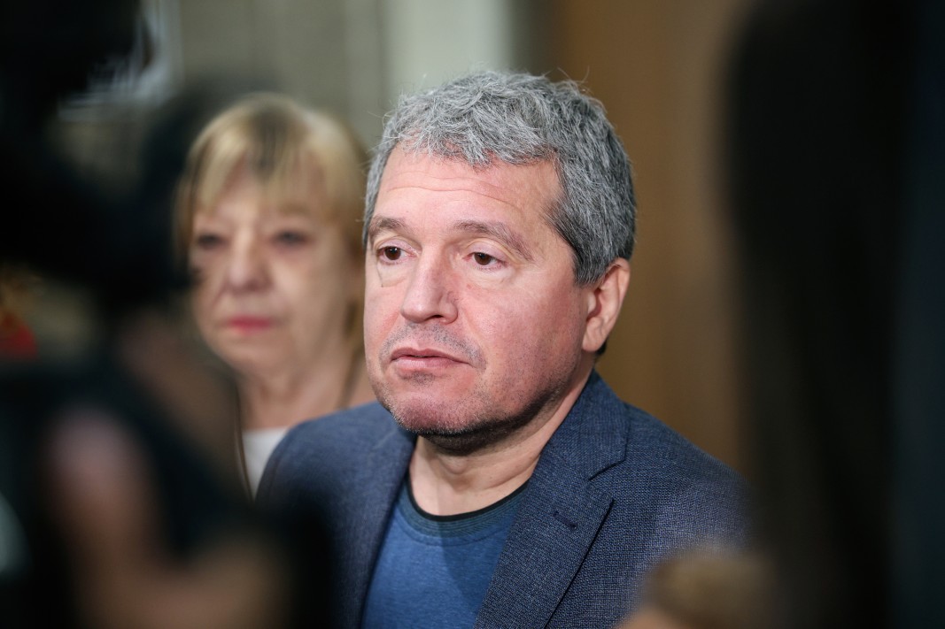 Тошко Йорданов: Вместо да е независим и отдалечен от всички, КС е политически овладян