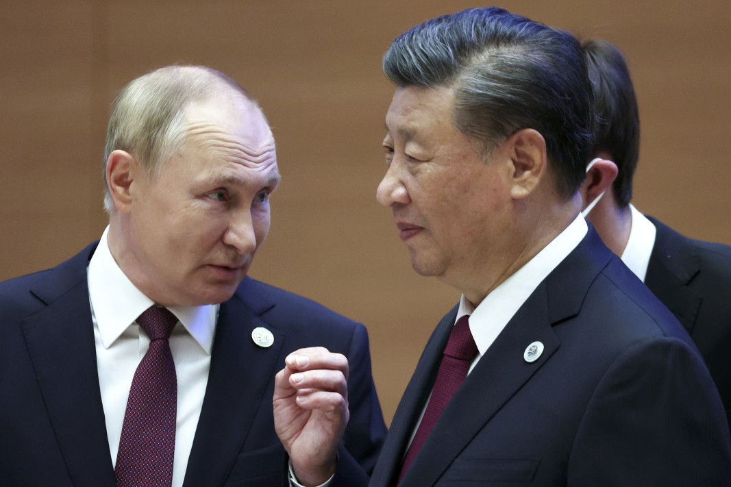 Си и Путин приветстваха отношенията между Китай и Русия като "стабилизиращ фактор в свят на хаос"