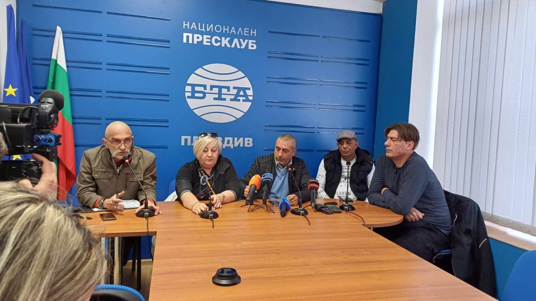 Таксиджиите заплашват да блокират държавата по Коледа