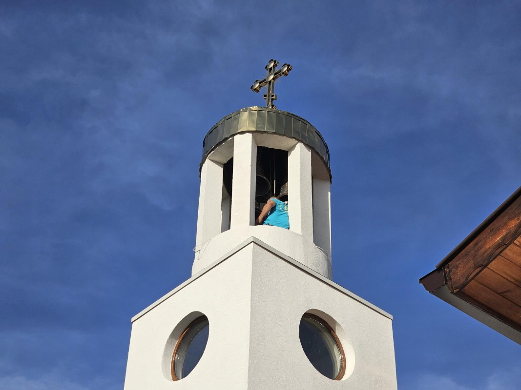 Пет нови камбани монтираха в православния храм "Света Петка“ в Сливен