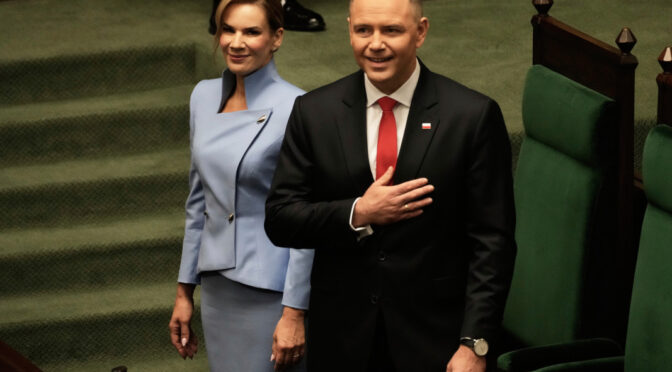 Новият полски президент Карол Навроцки положи клетва
