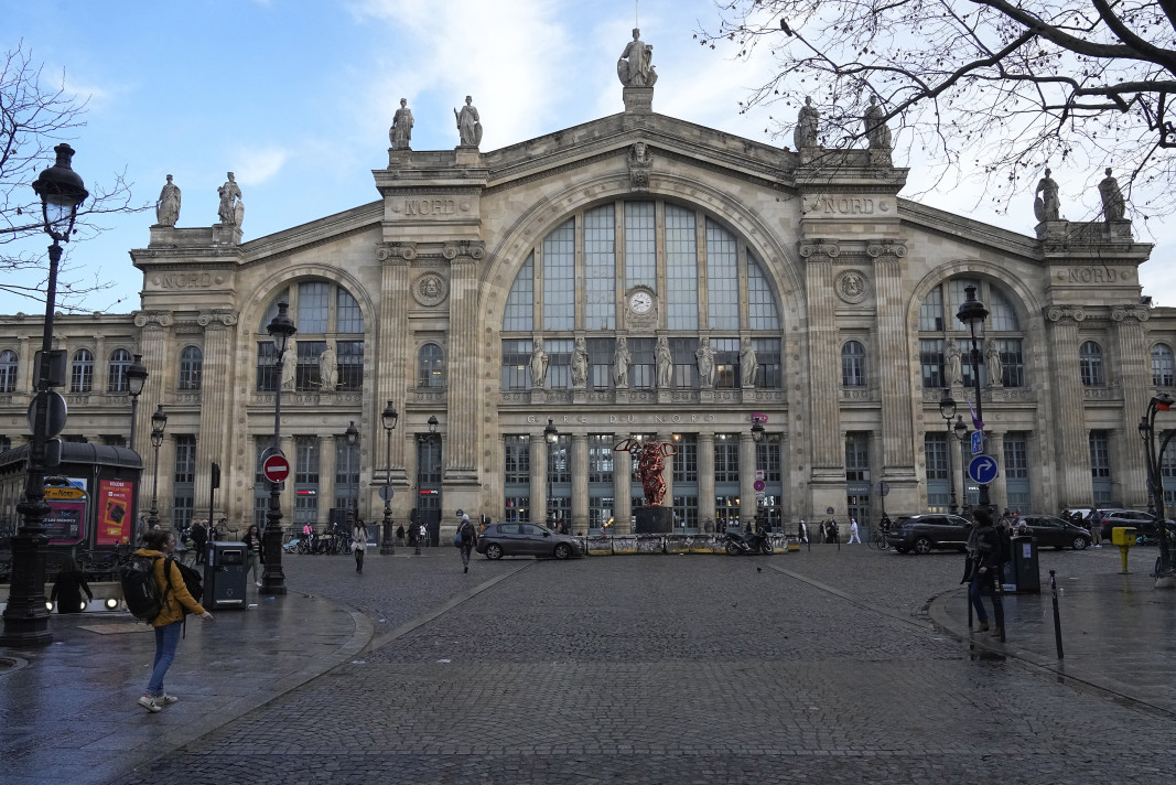 Край Gare du Nord в Париж е открита бомба от ВСВ, влаковете са спрени