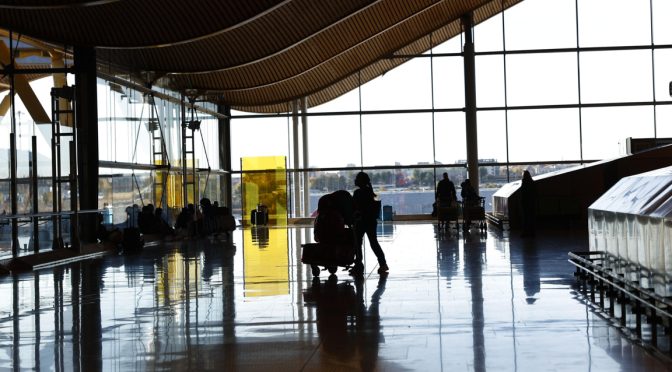 Първи полет с евакуирани от Близкия изток в Испания