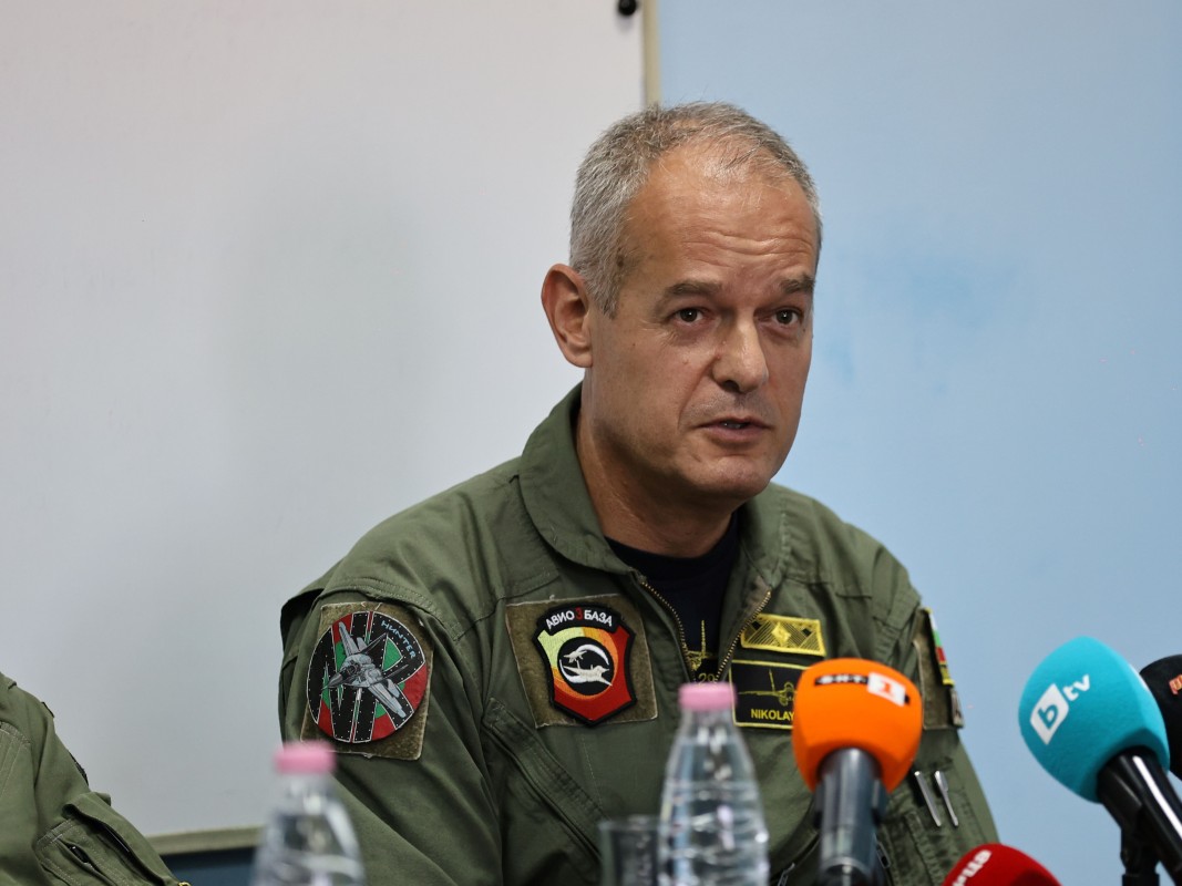 Николай Русев поема поста началник на ВВС