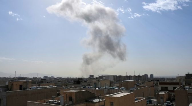 Би Би Си: Техеран с мерки за осуетяване на протести срещу режима