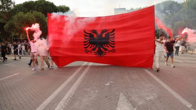 Пореден протест в Тирана срещу застрояването на защитени зони
