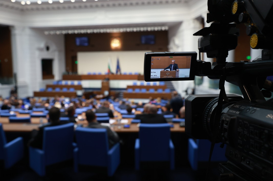 Парламентът одобри на първо четене финансовата рамка за догодина