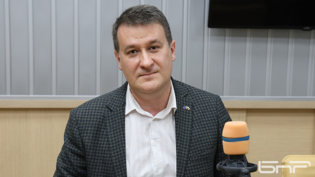 Милен Любенов: Връчването на мандата след Нова година е печелене на време за нови избори през април