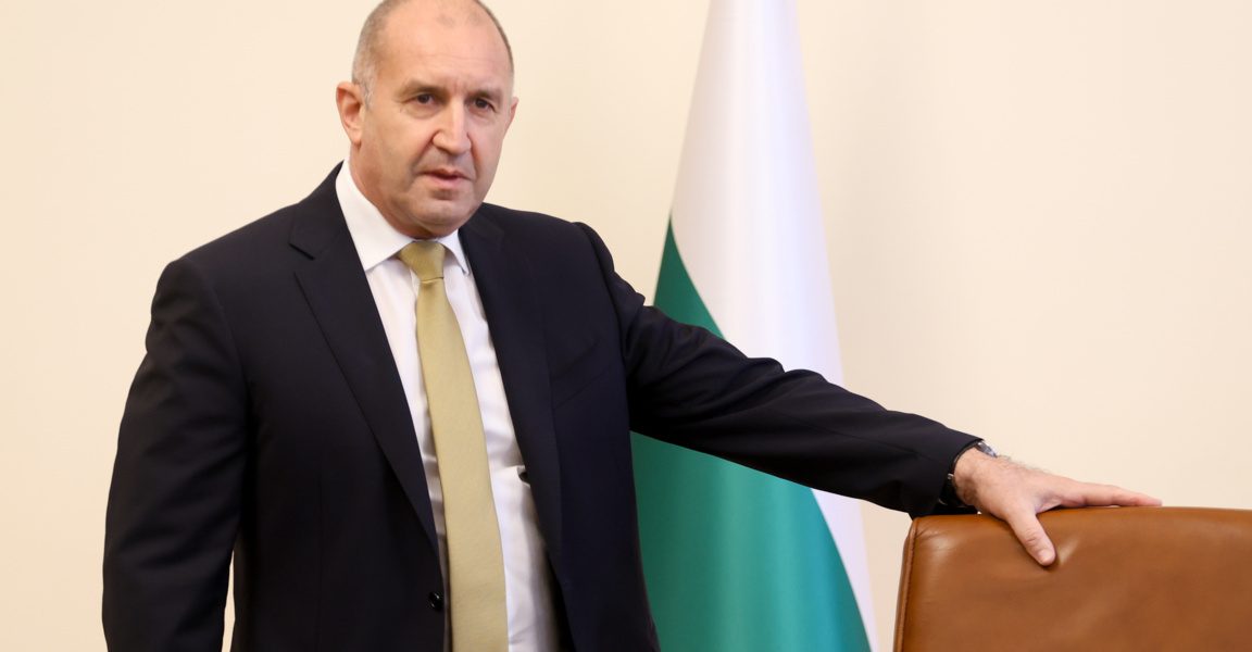 Радев свиква спешна среща с институциите заради ударените от дронове кораби