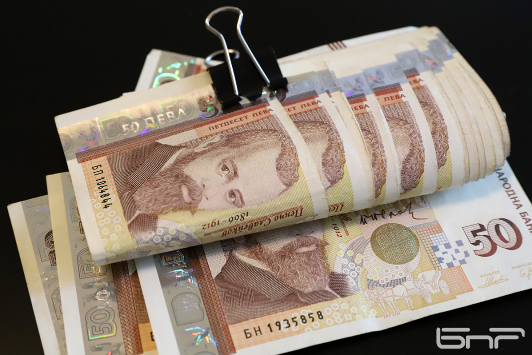 От вътрешния пазар от началото на годината са набрани 700 млн. лв. нов дълг