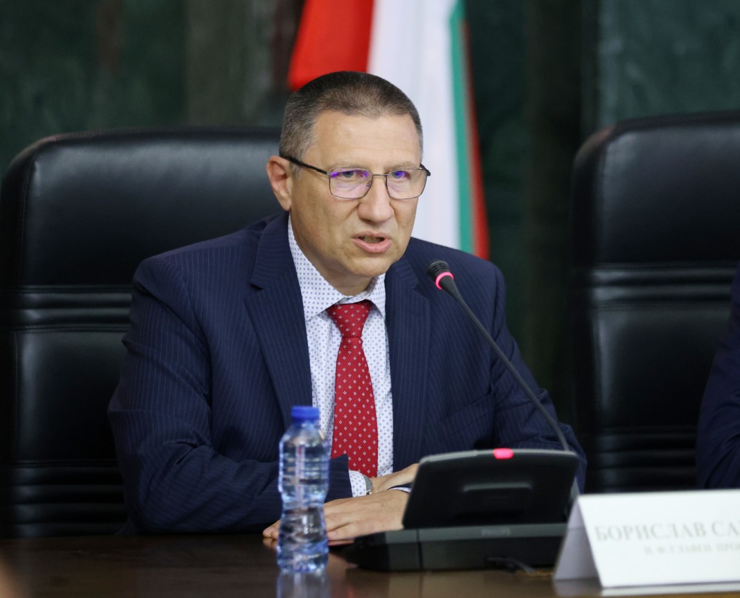 За блокирането на съдебномедицинските експертизи и аутопсиите в столицата и региoна алармира Сарафов