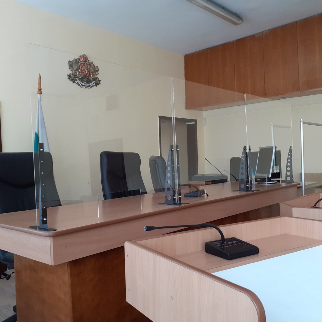 31-годишна дупничанка остава в ареста за закани срещу бившия си съпрут и за незаконен пистолет