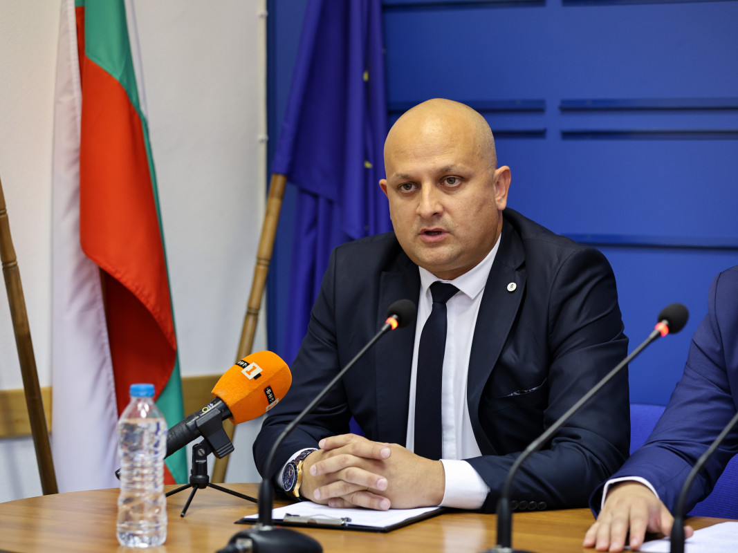 "Възраждане" поиска местен референдум за завода за барут край Карлово