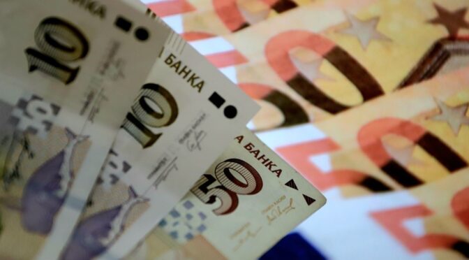 Президентът внесе предложението за референдум за еврозоната в НС