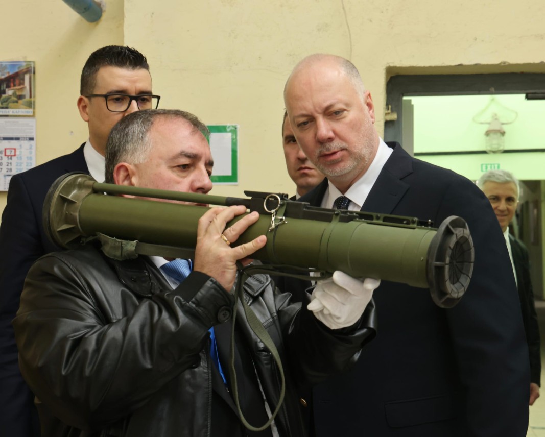 Премиерът посети монтажния завод на ВМЗ – Сопот в Иганово