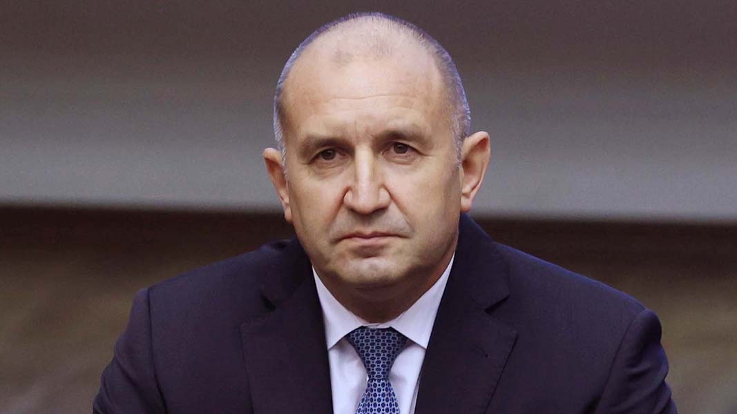 Радев дава старт на консултациите преди връчването на първия мандат