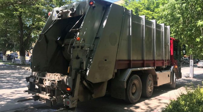Изкарват десетки тонове боклук край язовир "Дренов дол"