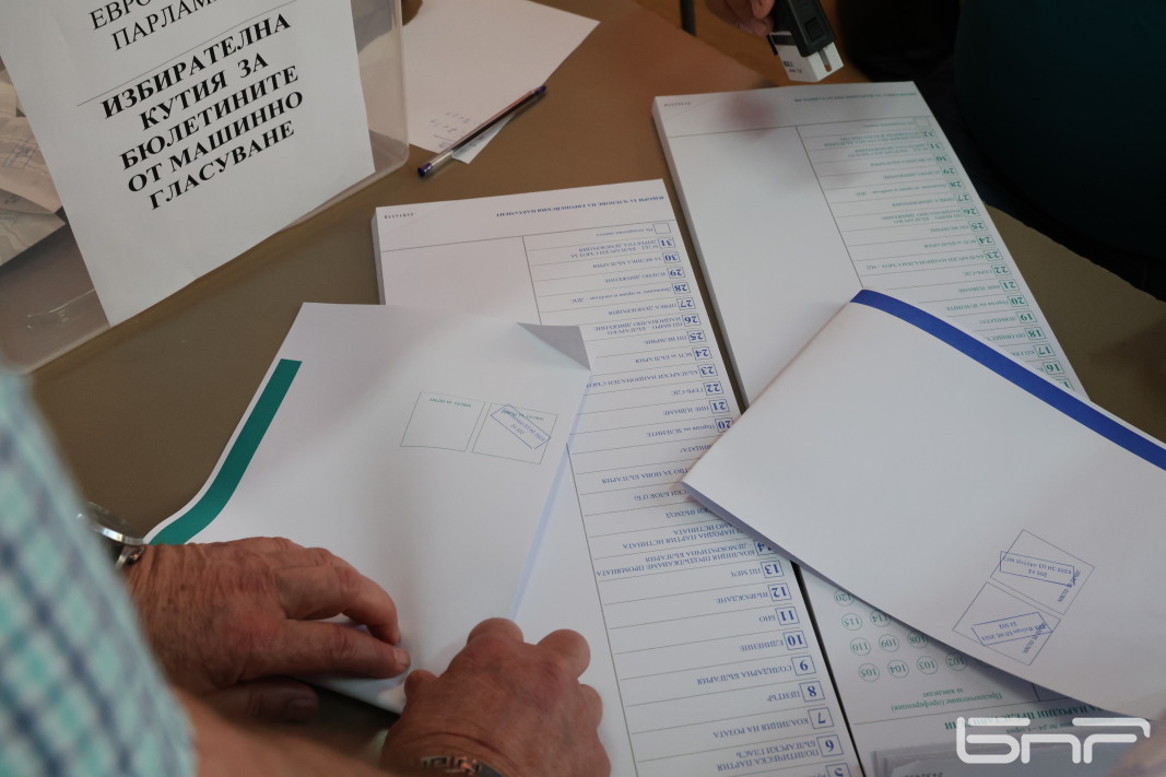 Ниска активност в Русе, разпределението на мандатите засега е неясно