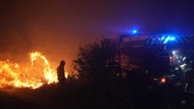 Десетки училища в Индонезия затвориха заради дима от пожари