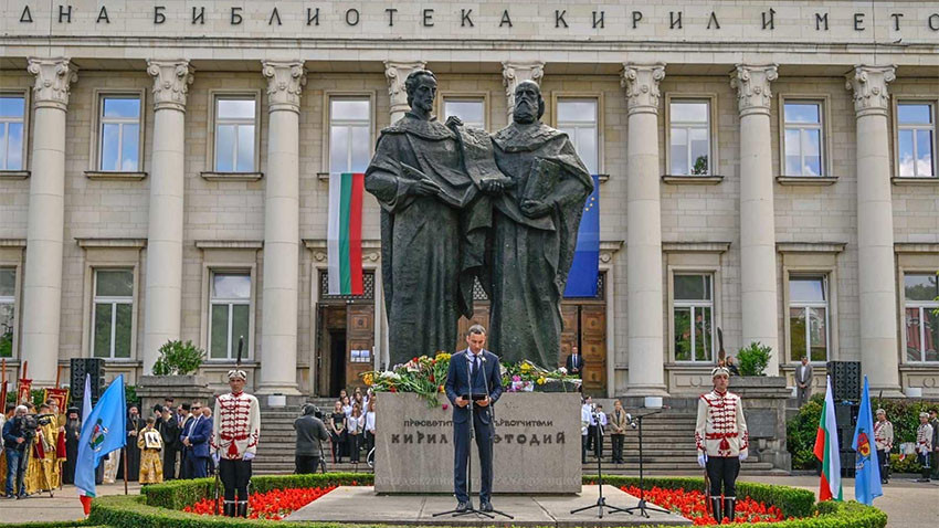 Васил Терзиев: Деца, обичайте книгите, не спирайте да търсите знанието!