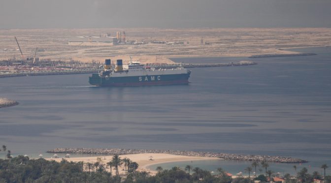 Иран: Изпращането на военни кораби в Ормуз ще разшири войната със САЩ и Израел