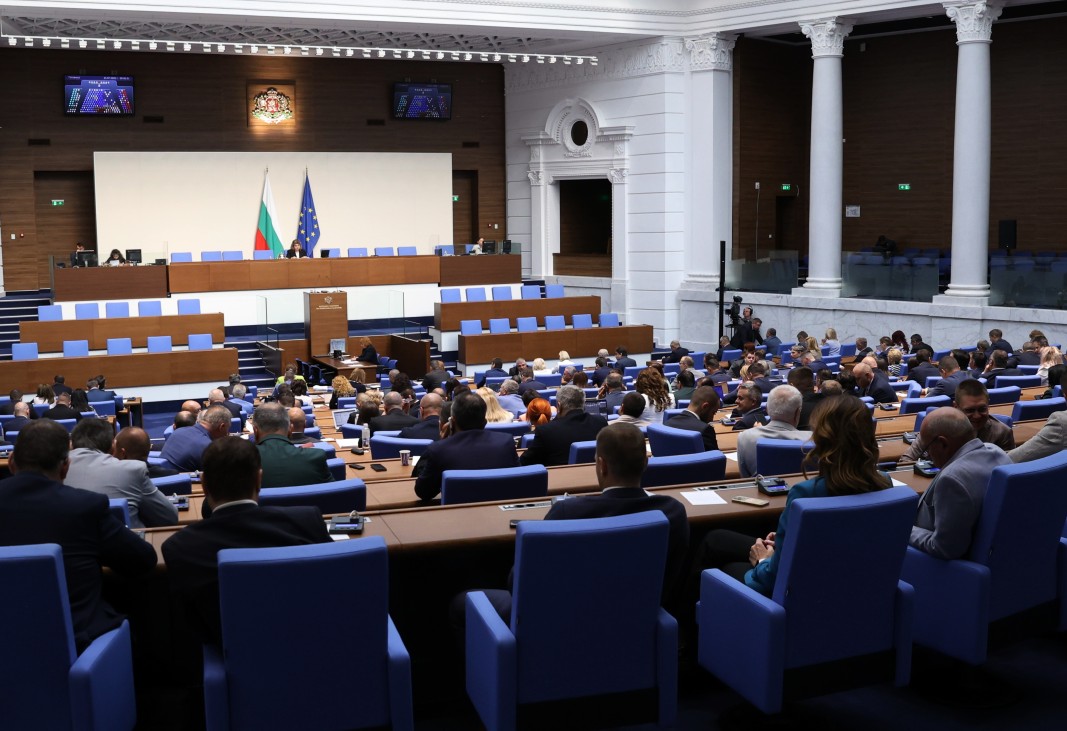 "Възраждане" търси подкрепа за отстраняване на Киселова