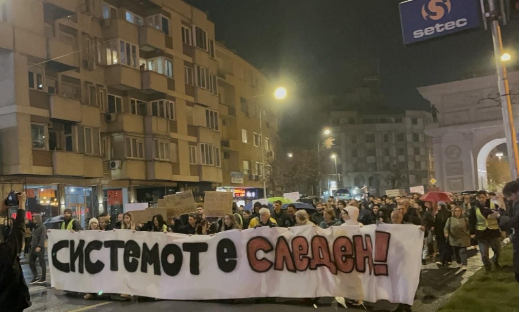 С многохиляден протест в Скопие искат справедливост за жертвите от Кочани